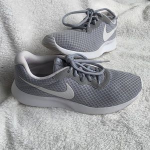 Nike Tanjun gray shoes. Size 7
